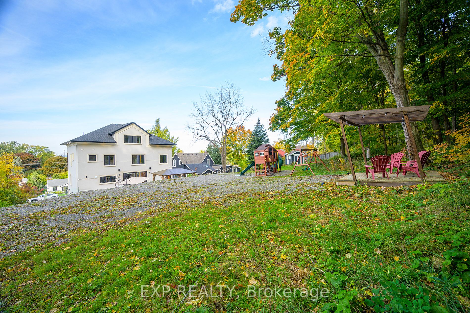 237B Main St W