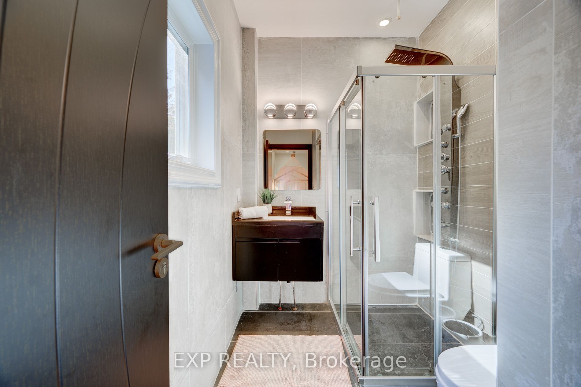 237B Main St W