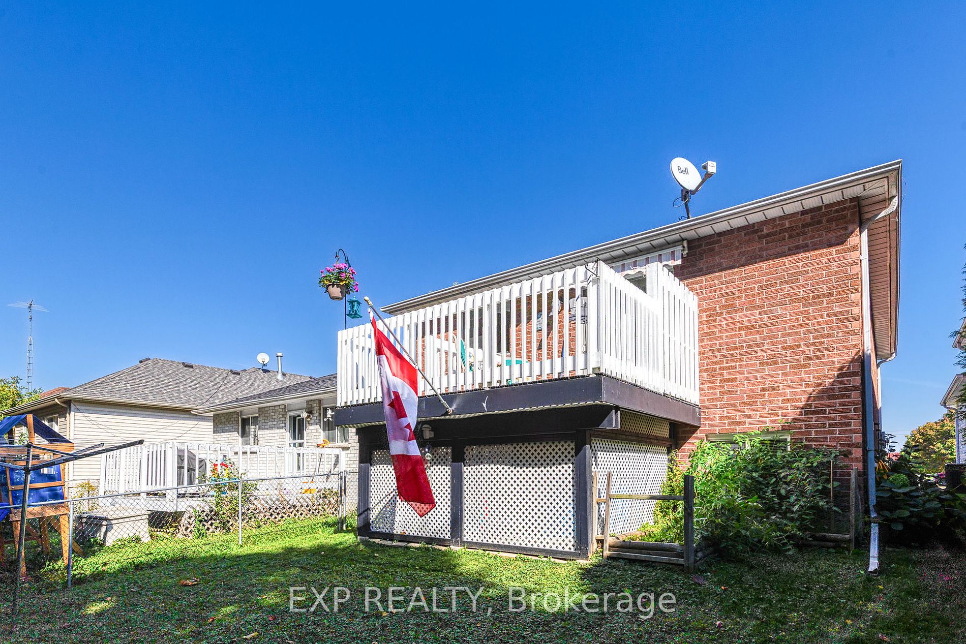 205 Carroll Cres