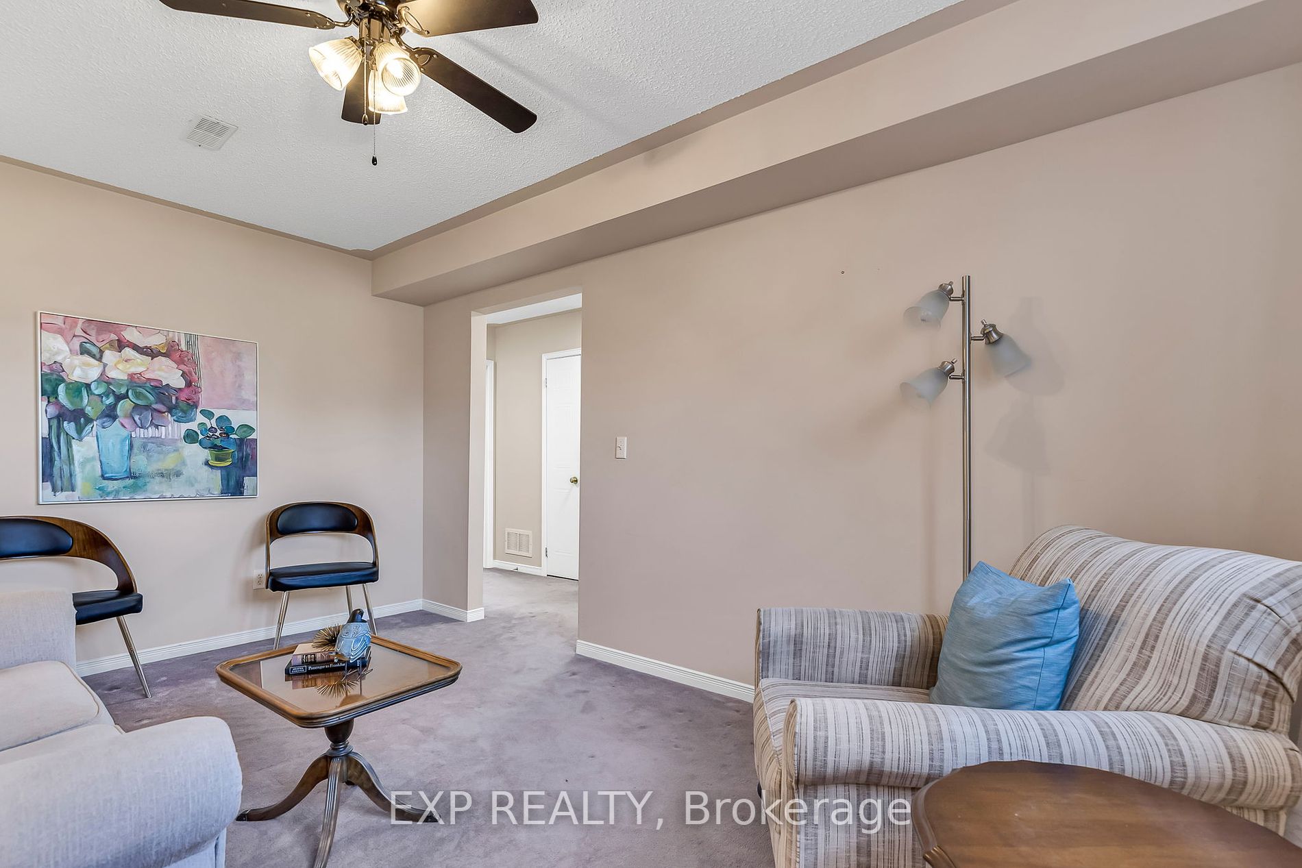 205 Carroll Cres