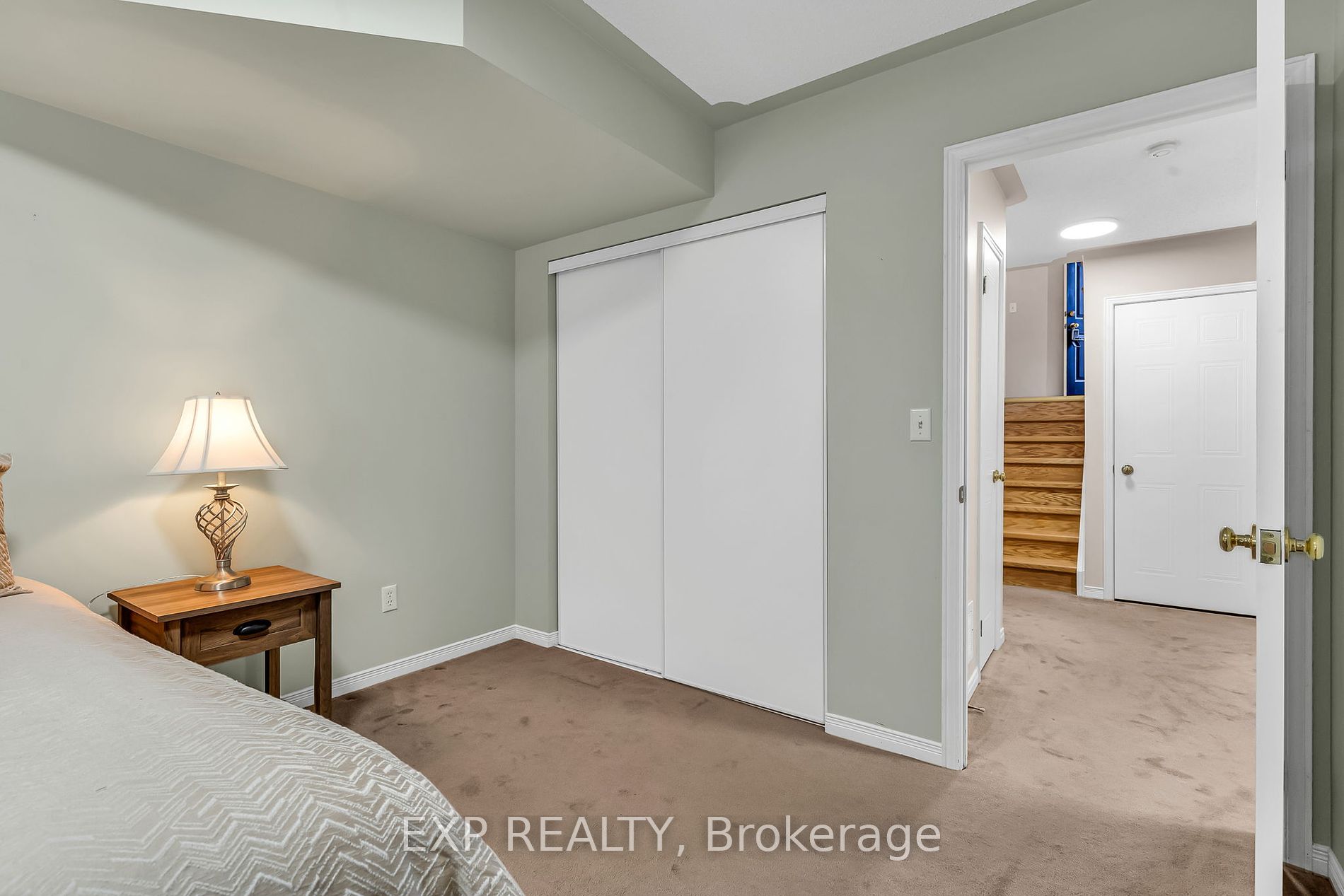 205 Carroll Cres