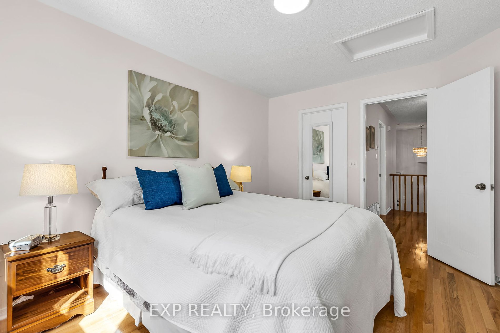 205 Carroll Cres