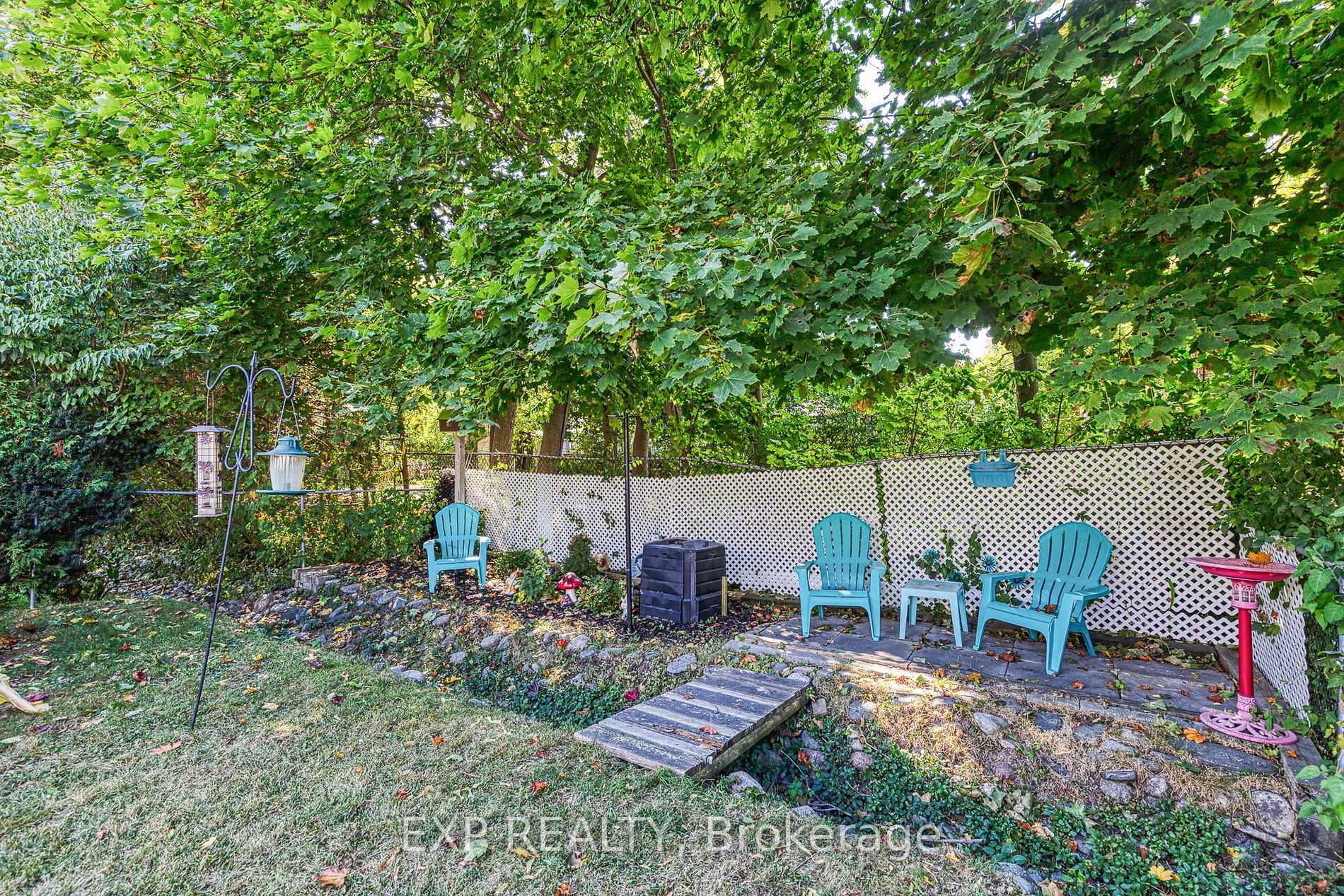 205 Carroll Cres