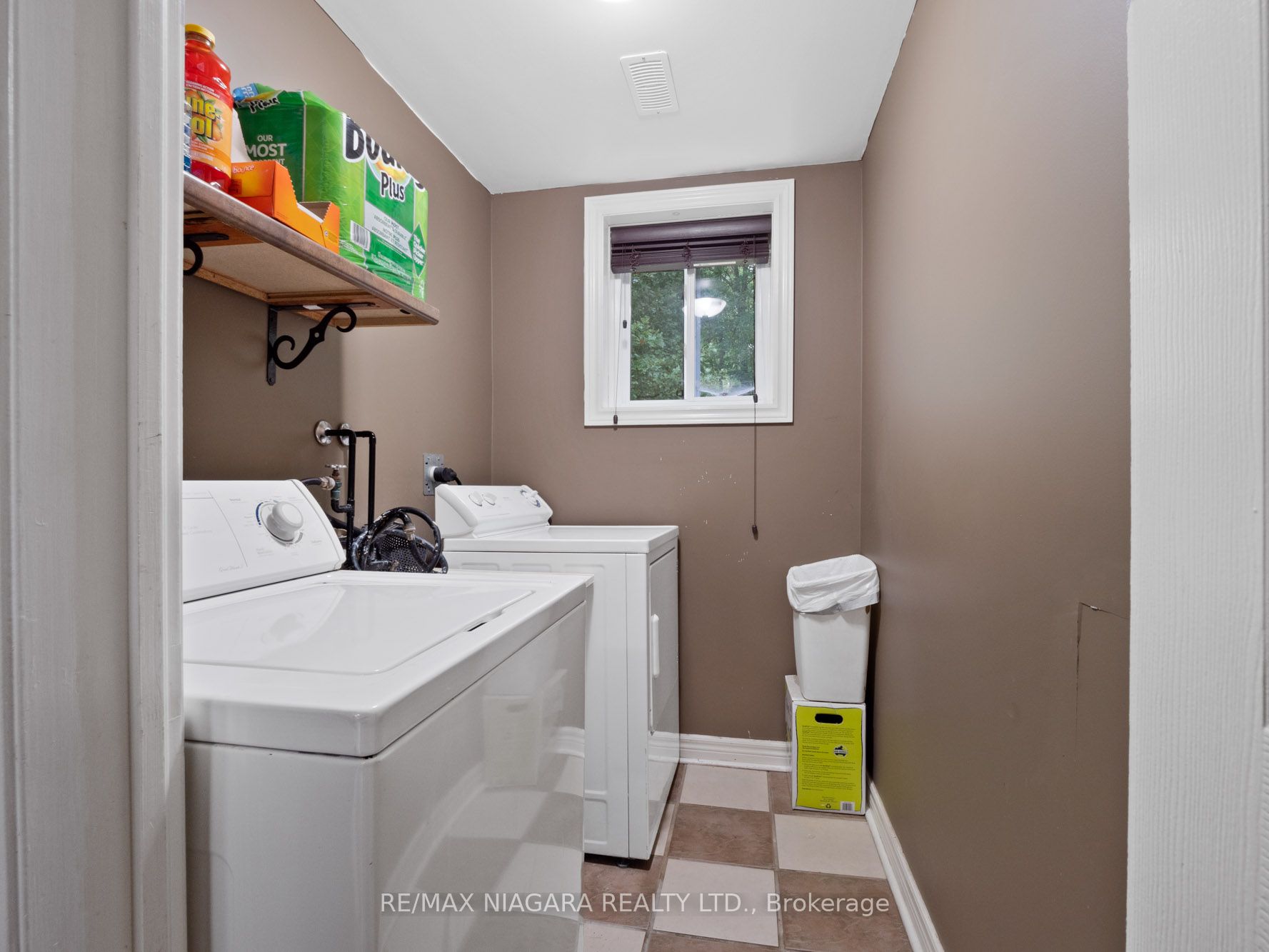 92 Thorold Ave