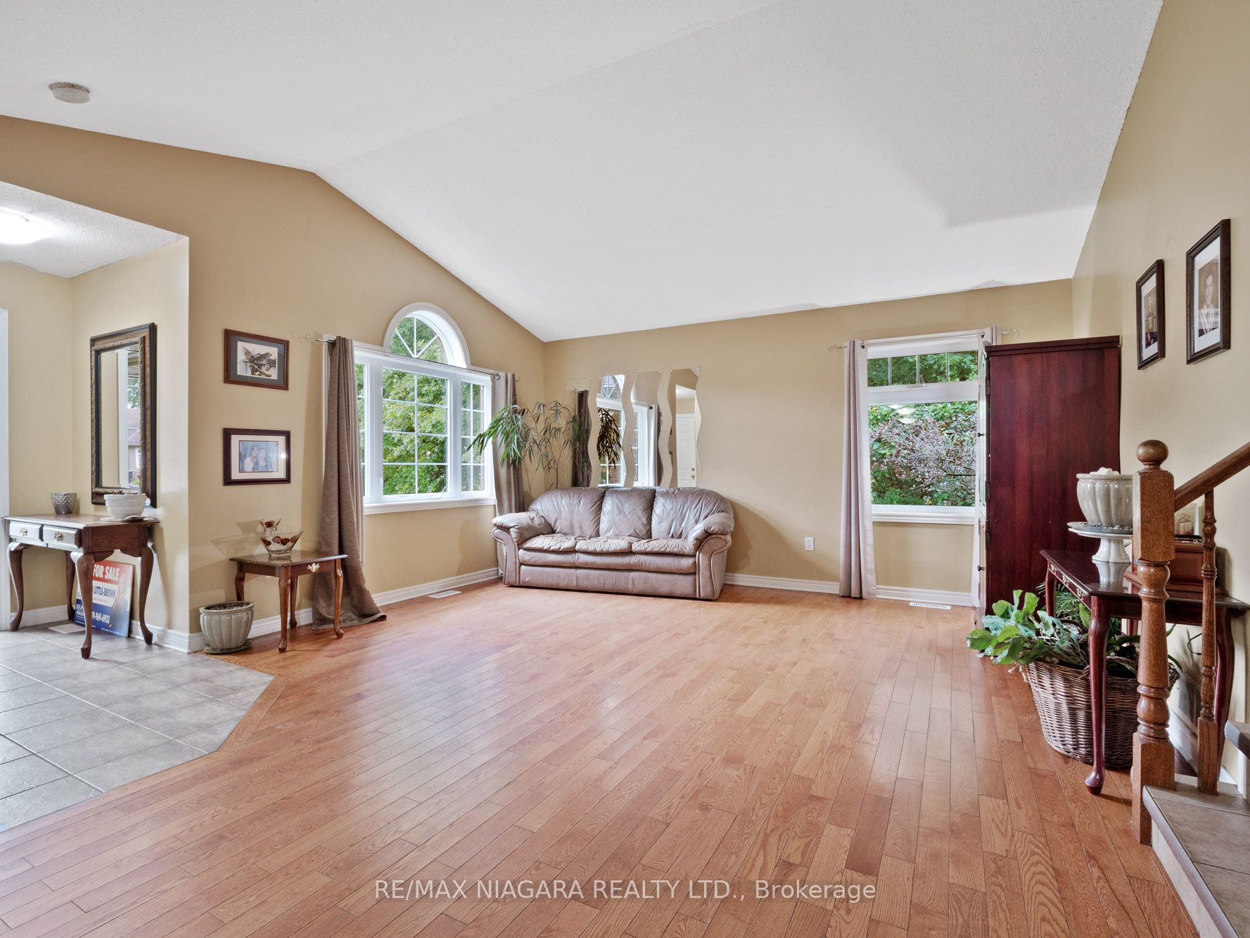 92 Thorold Ave