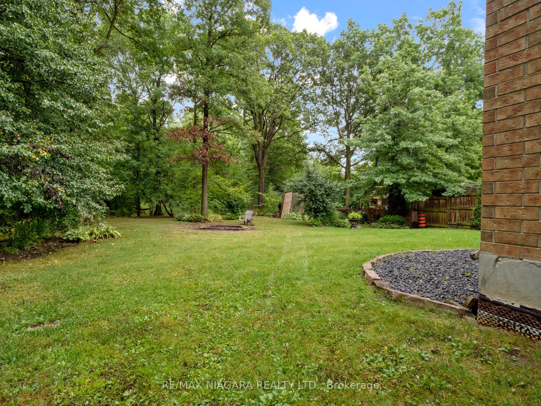 92 Thorold Ave