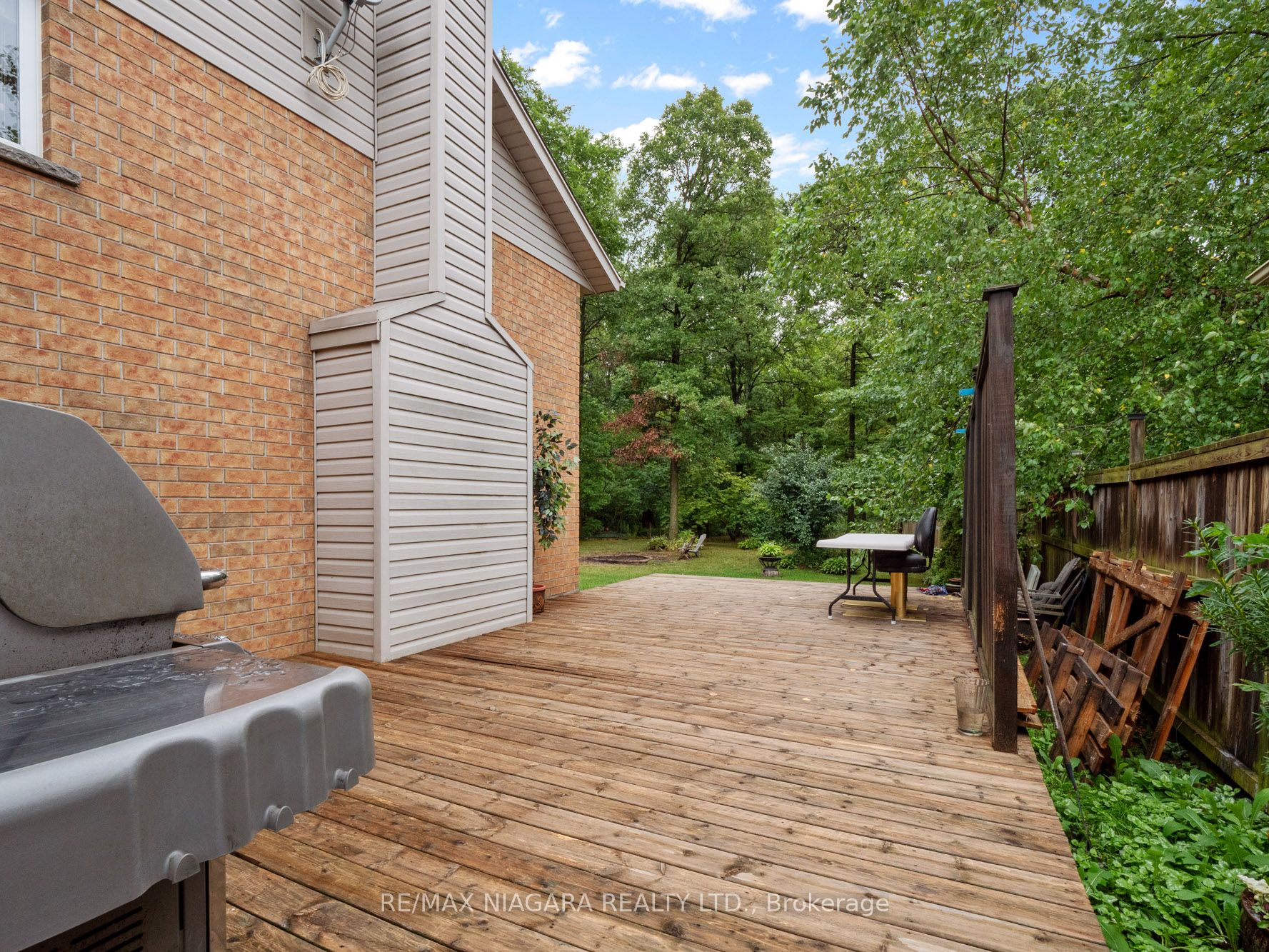 92 Thorold Ave
