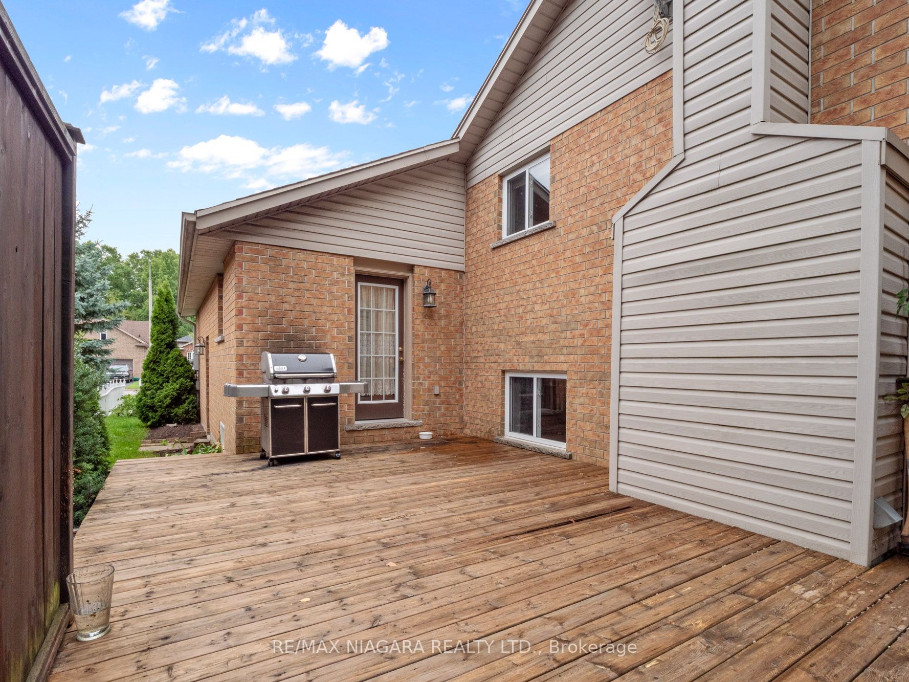 92 Thorold Ave