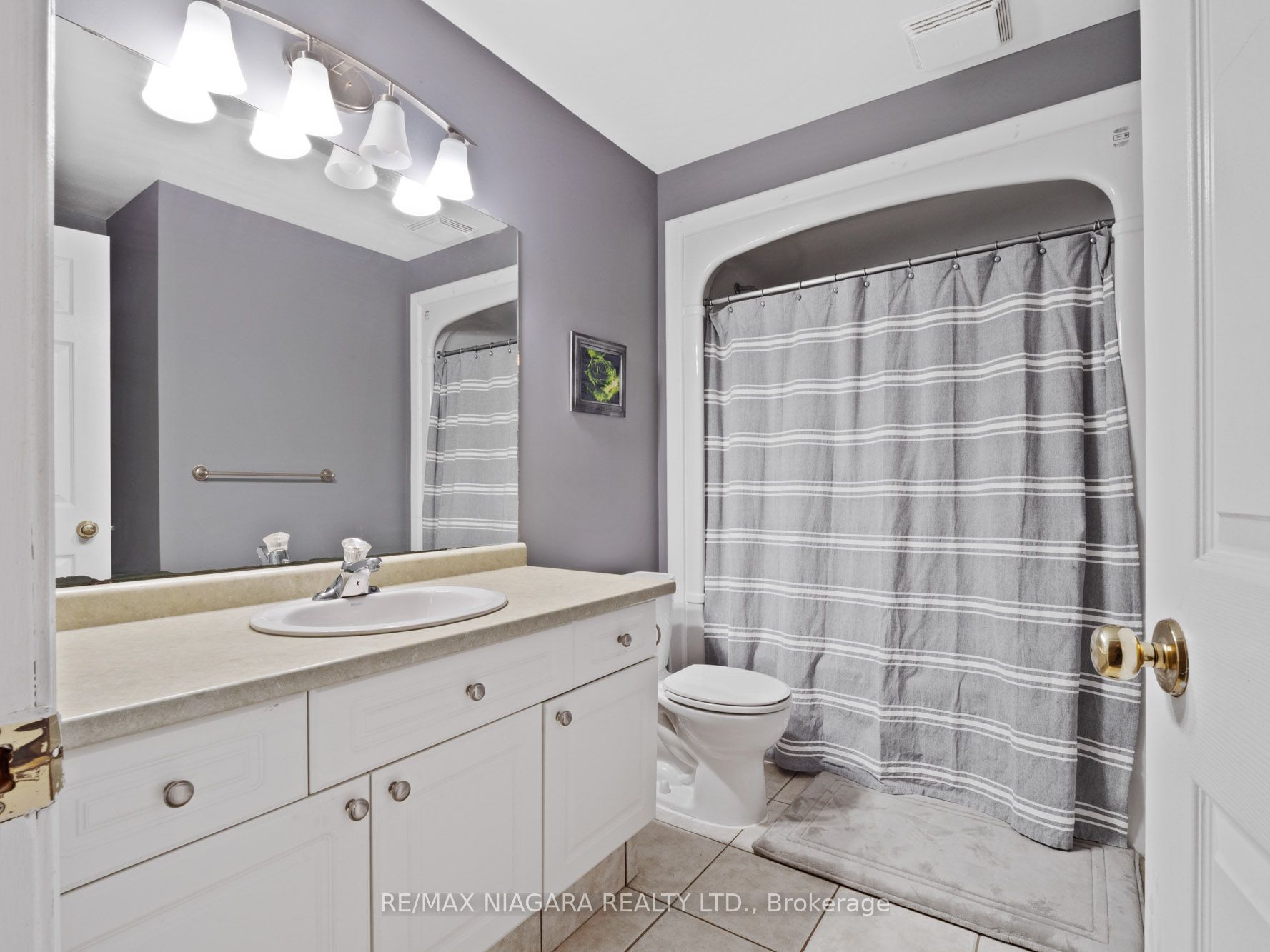 92 Thorold Ave