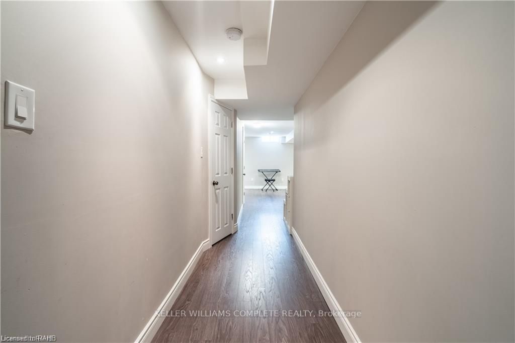 15 Marina Point Cres