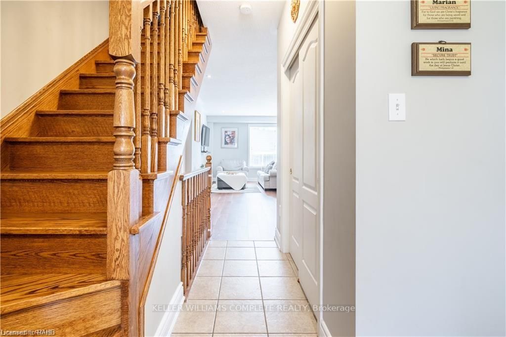 15 Marina Point Cres