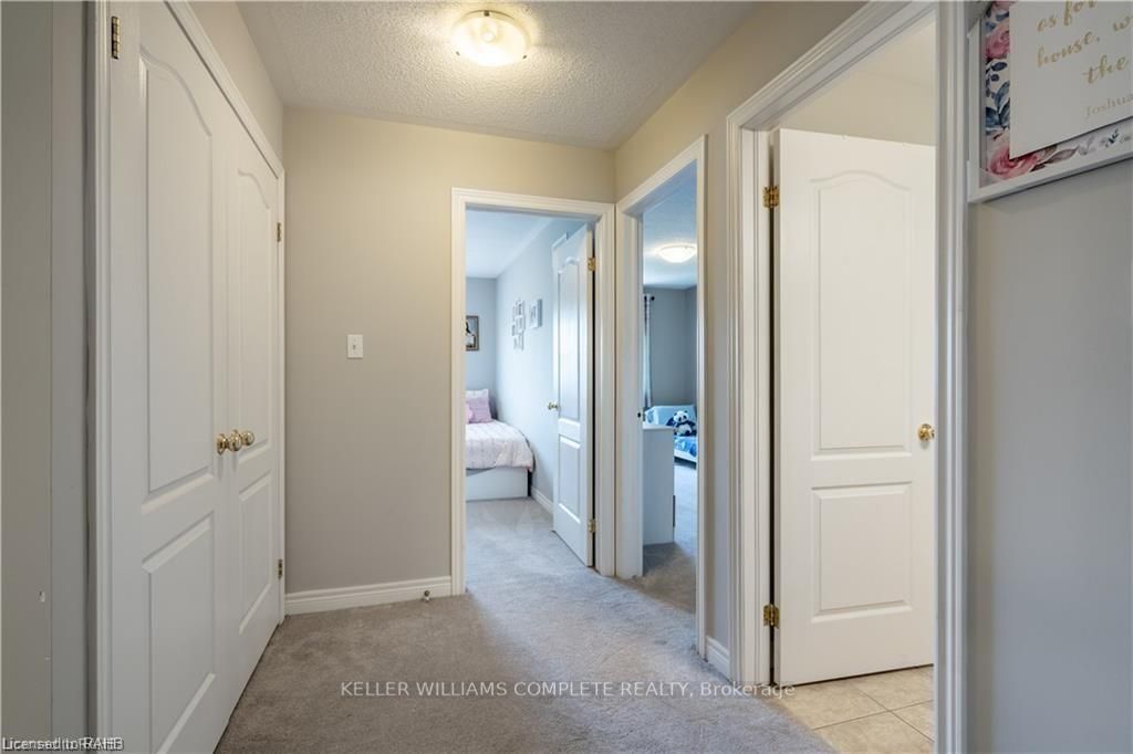 15 Marina Point Cres
