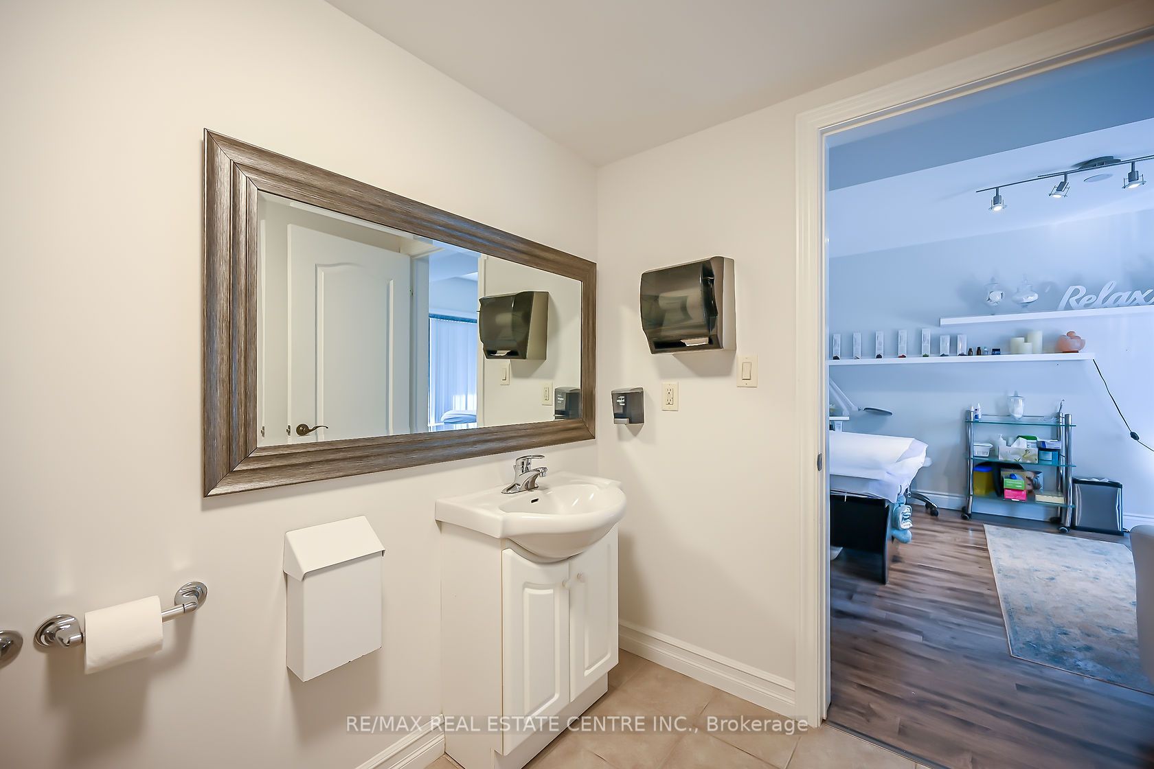 302 Grays Rd