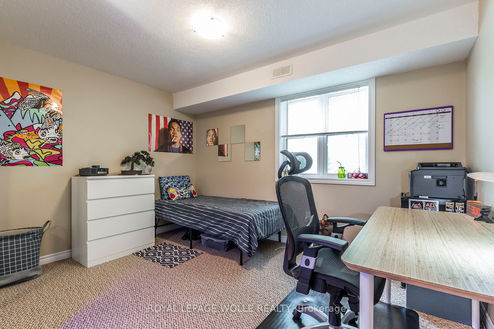 195 Erb St W