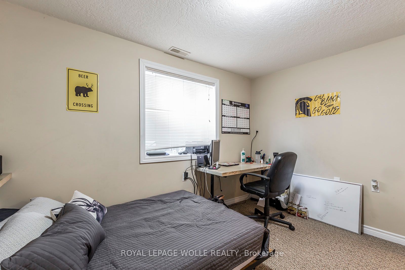 195 Erb St W