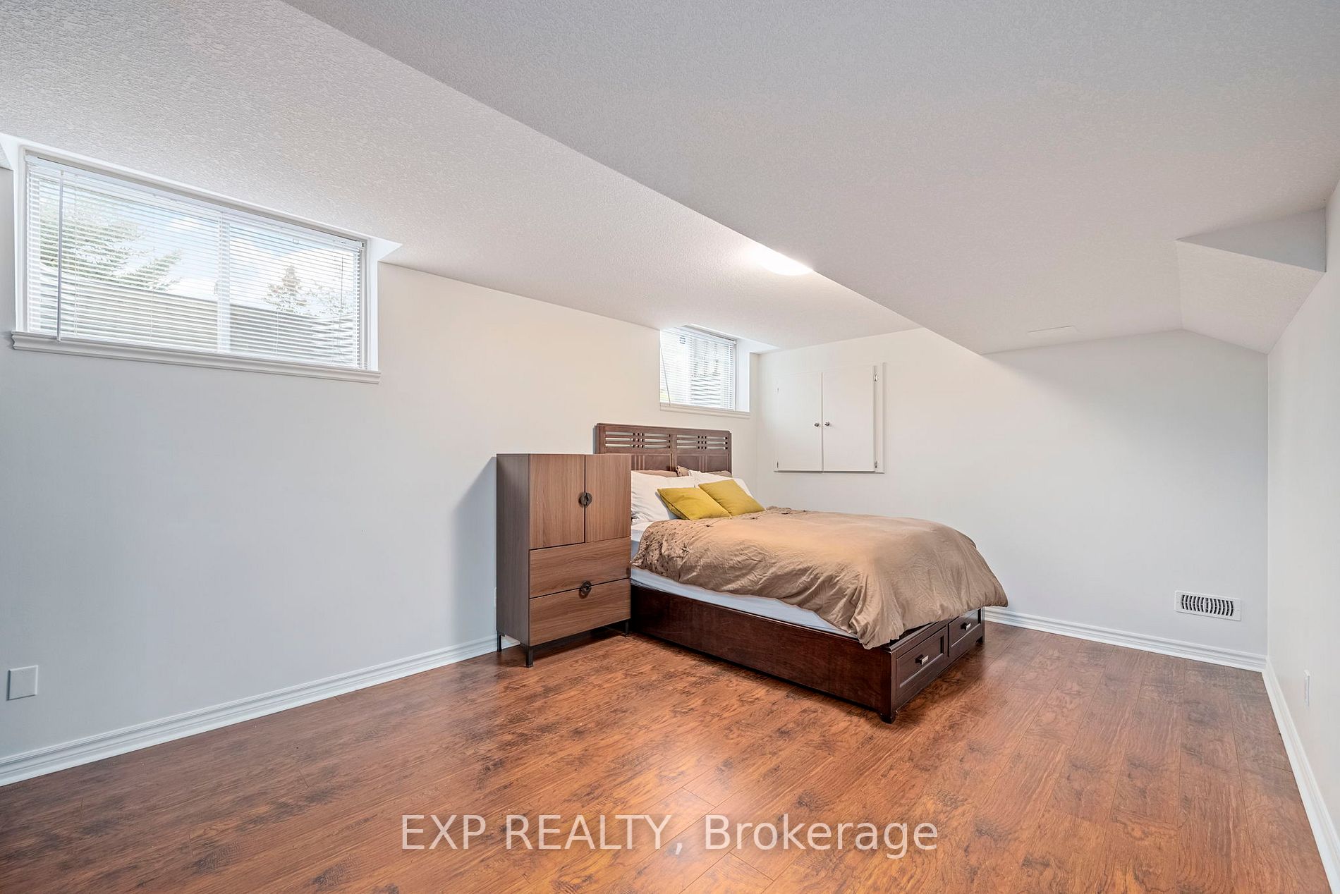 458 Blue Jay Dr, #6