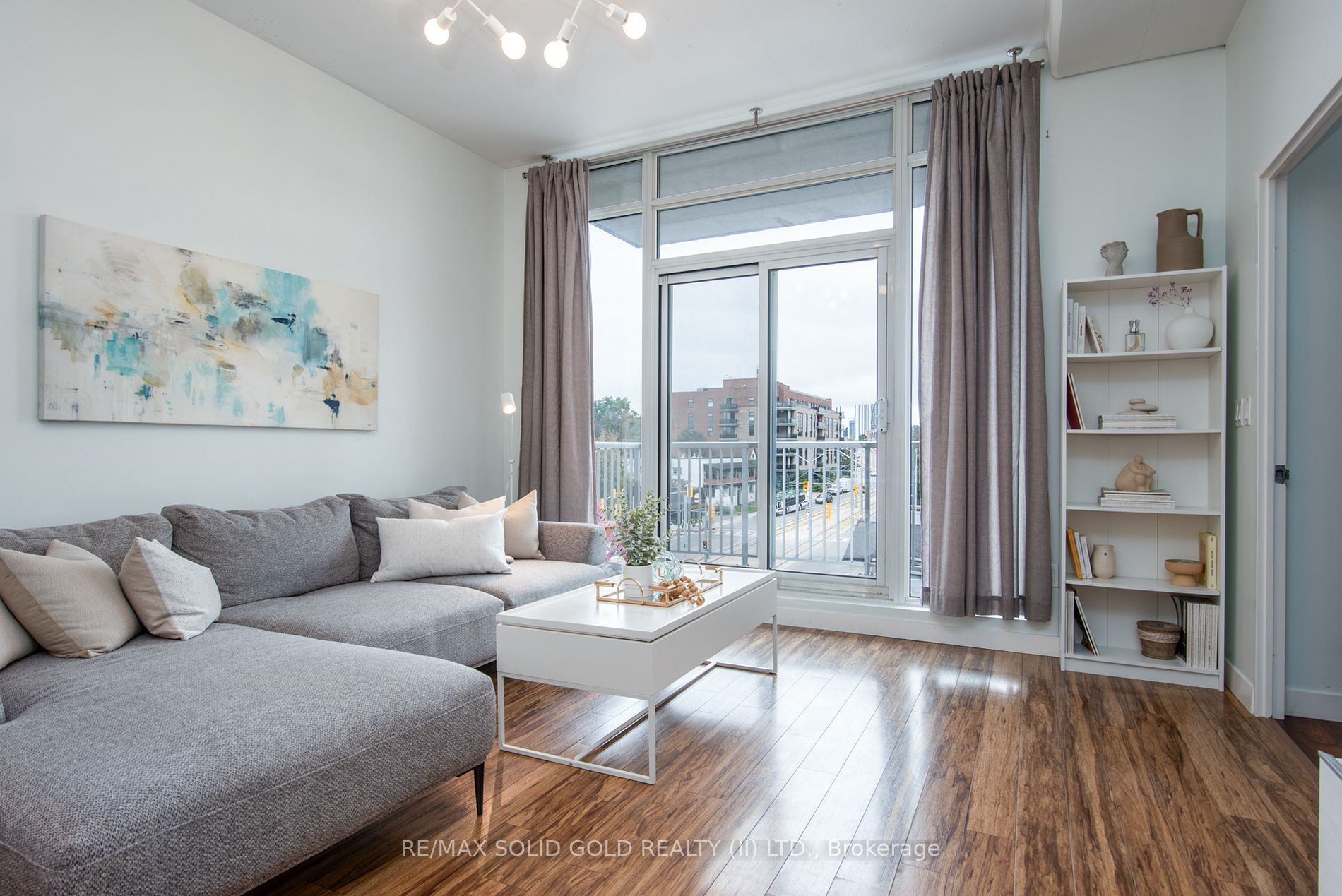 191 King St S, #405