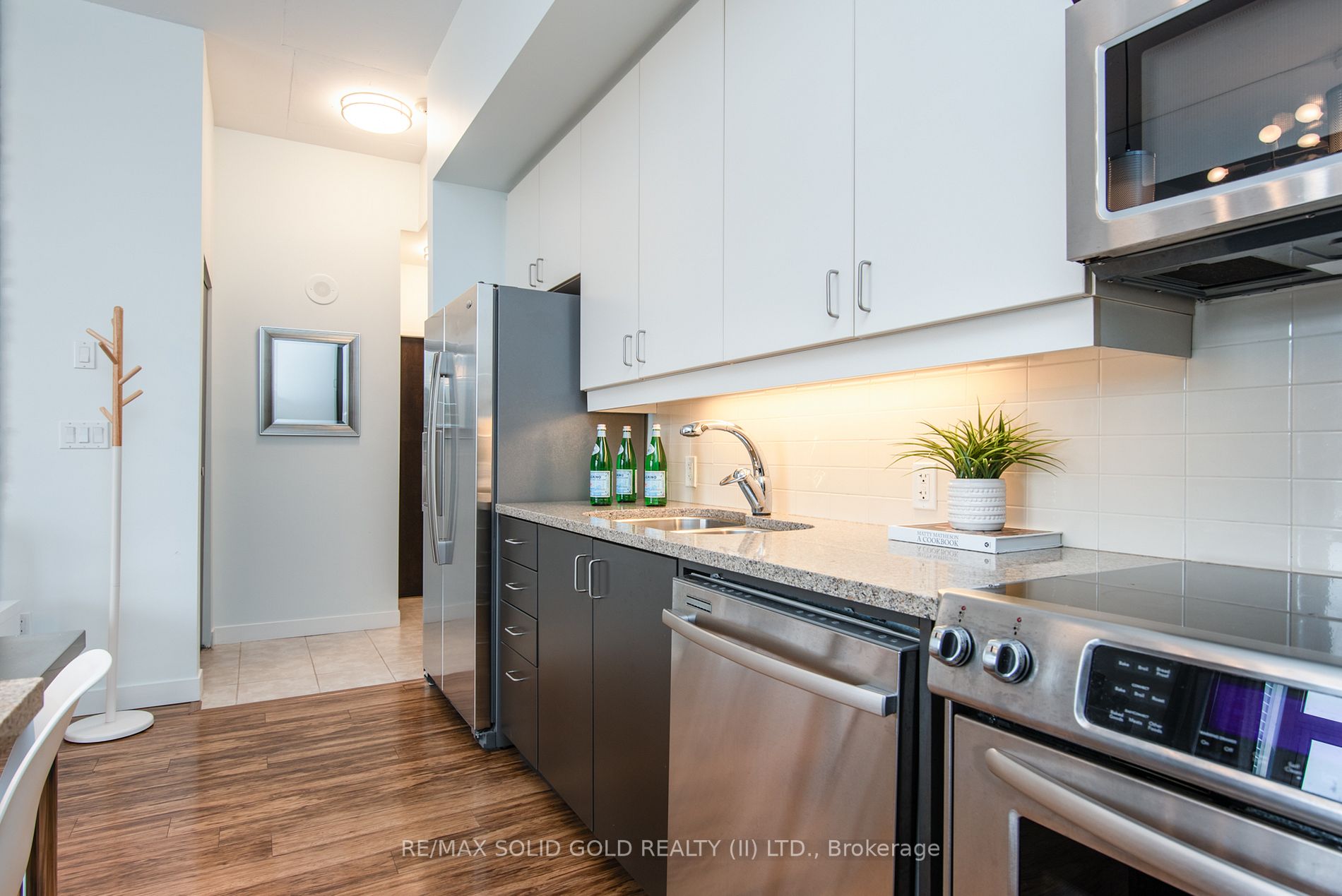 191 King St S, #405