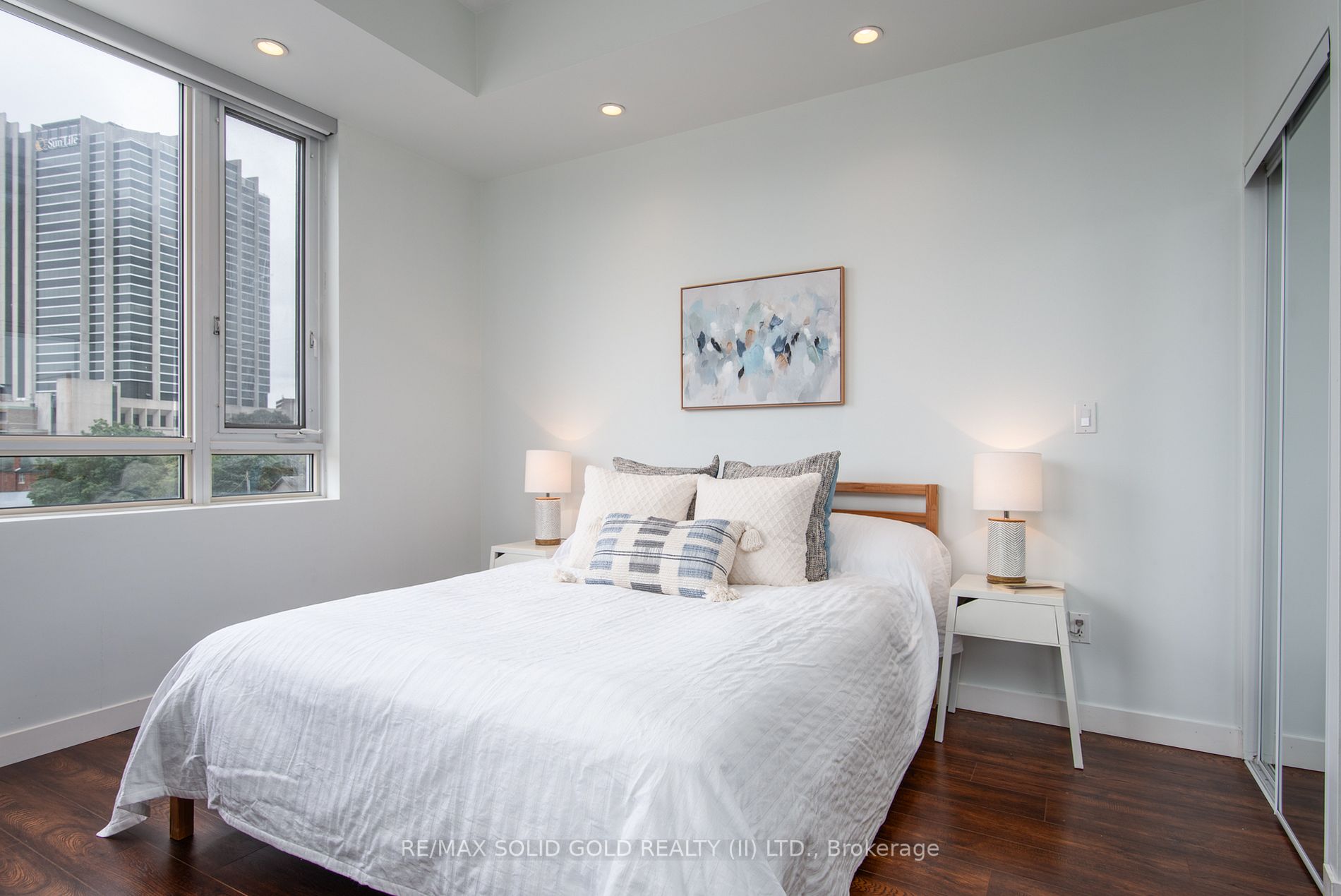191 King St S, #405