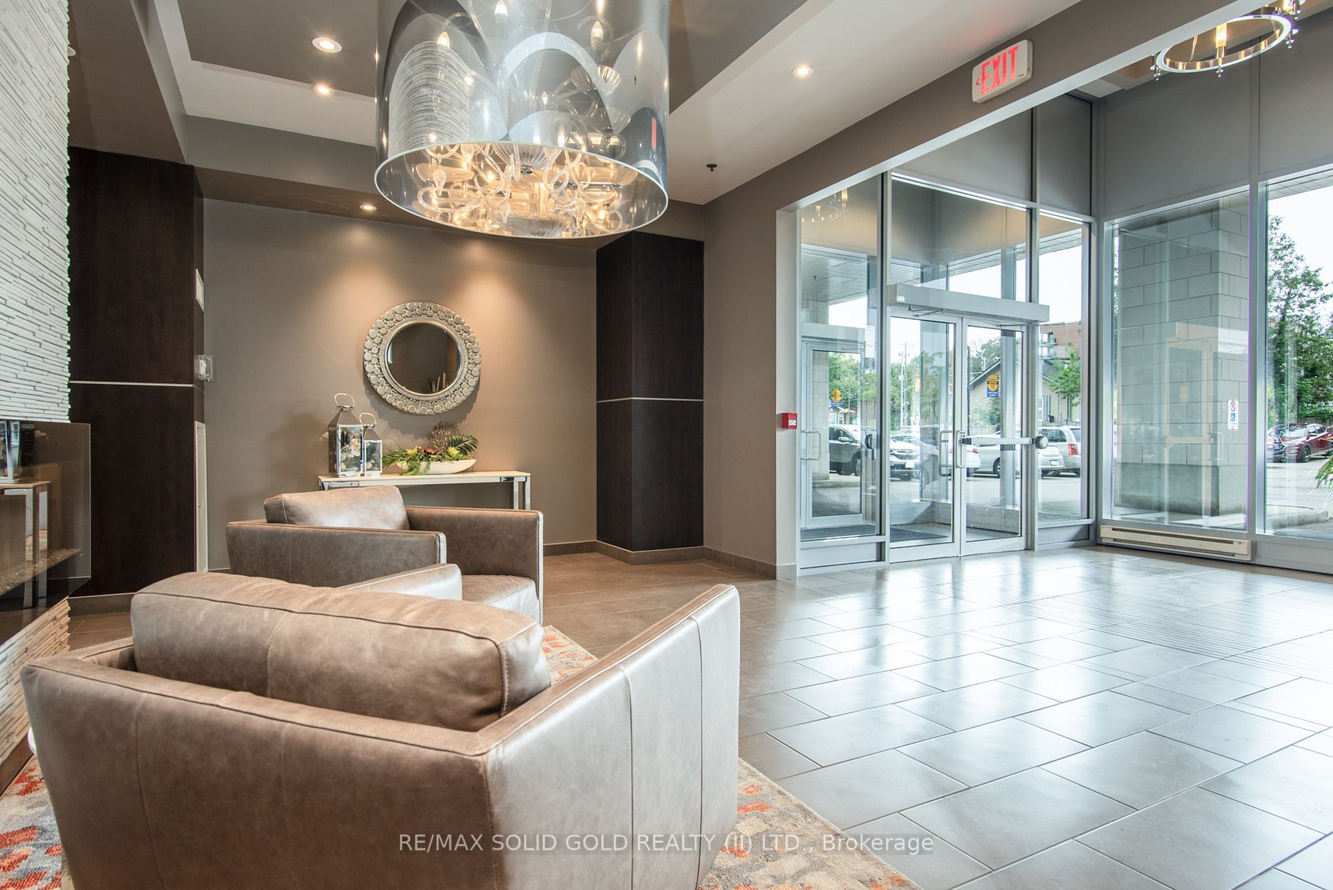 191 King St S, #405