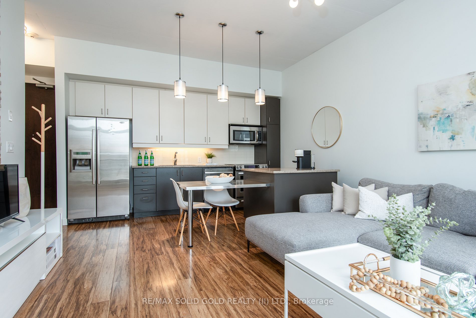 191 King St S, #405