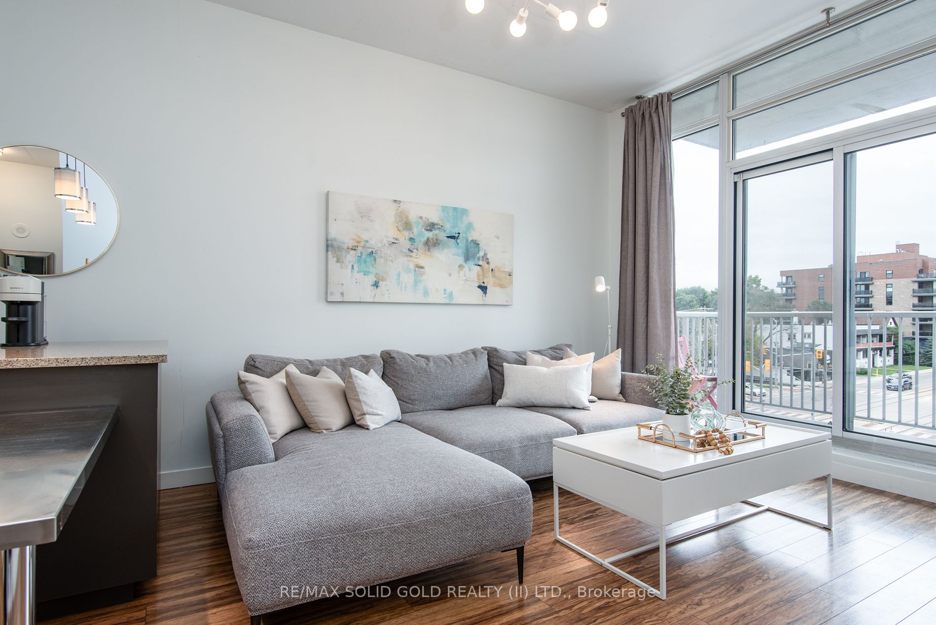 191 King St S, #405
