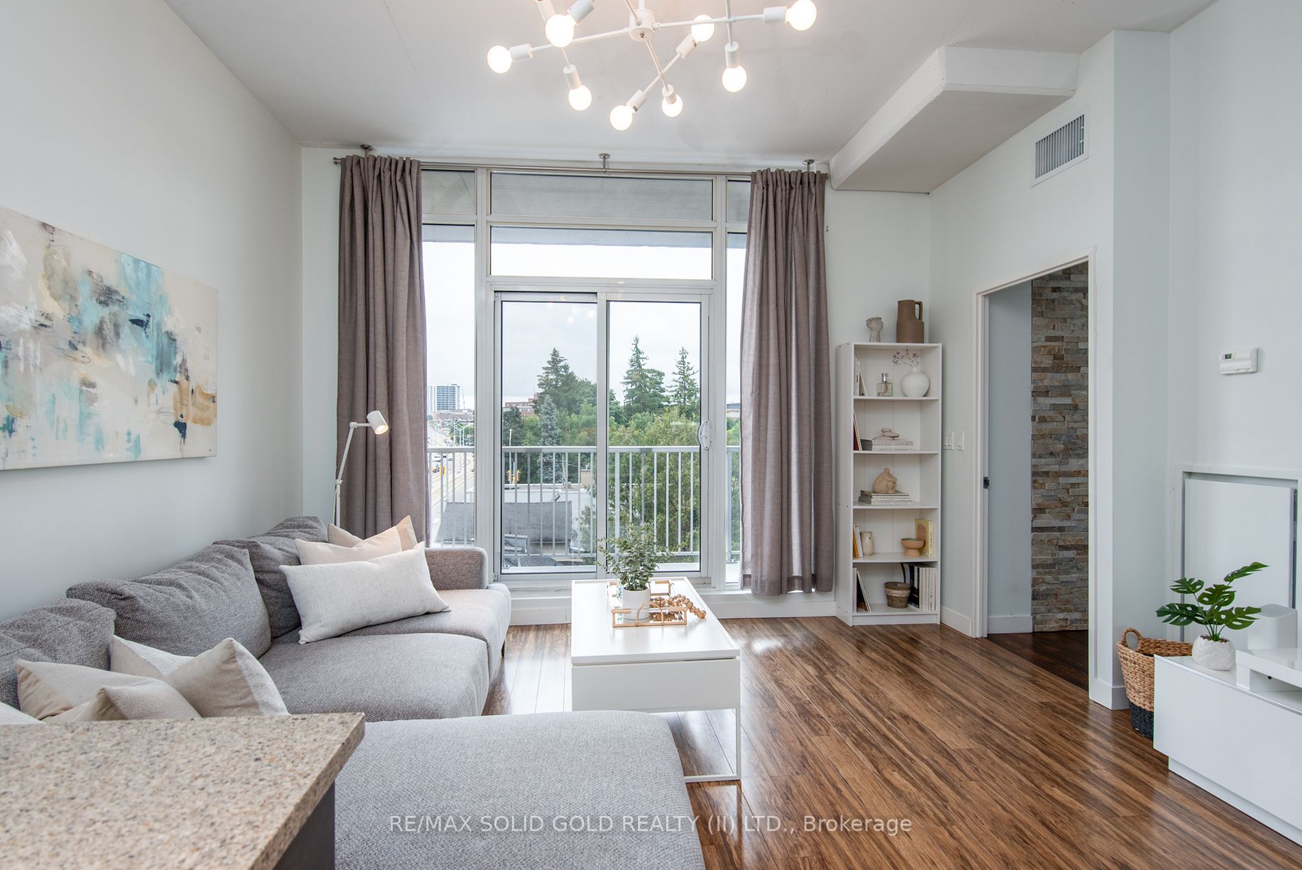 191 King St S, #405