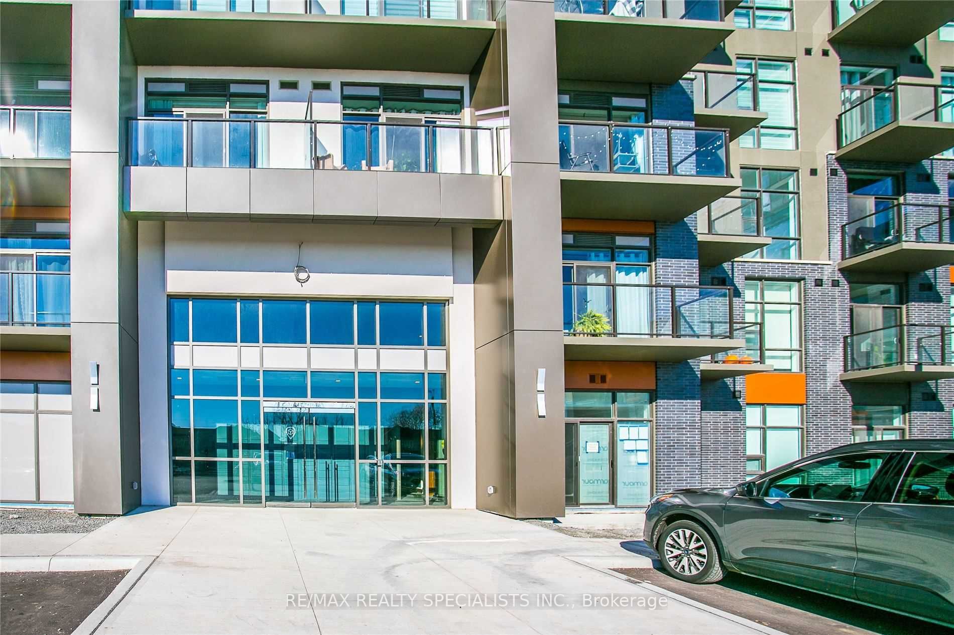 450 Dundas St E, #913