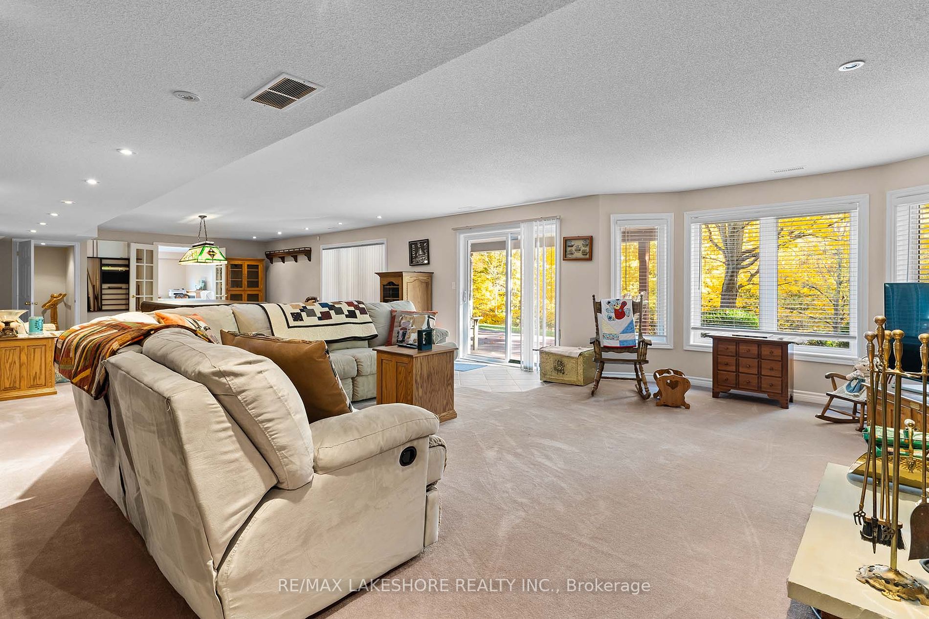 49 Skye Valley Dr