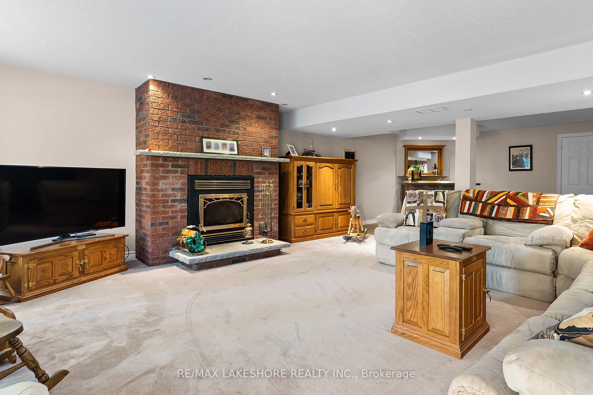 49 Skye Valley Dr