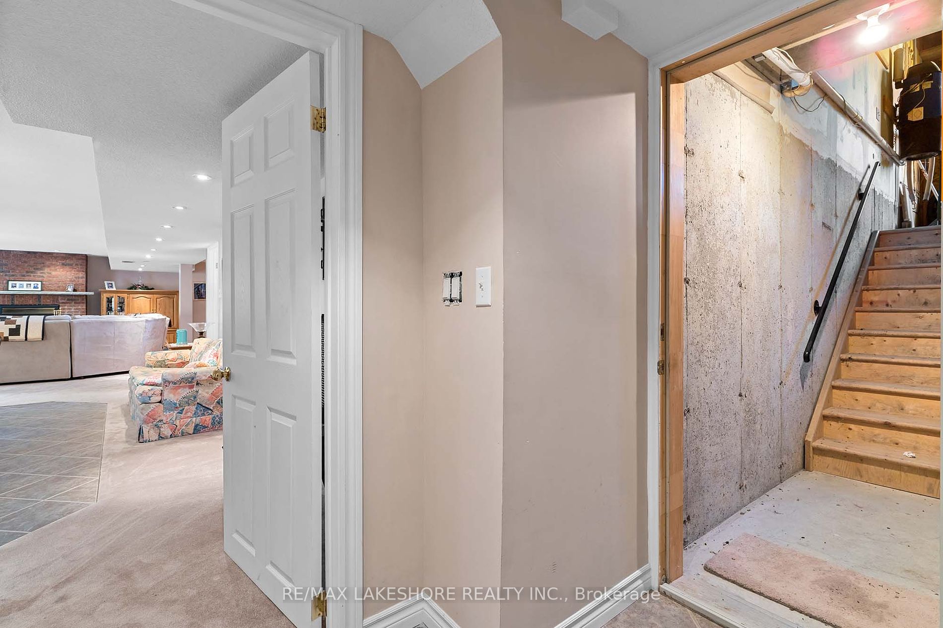 49 Skye Valley Dr
