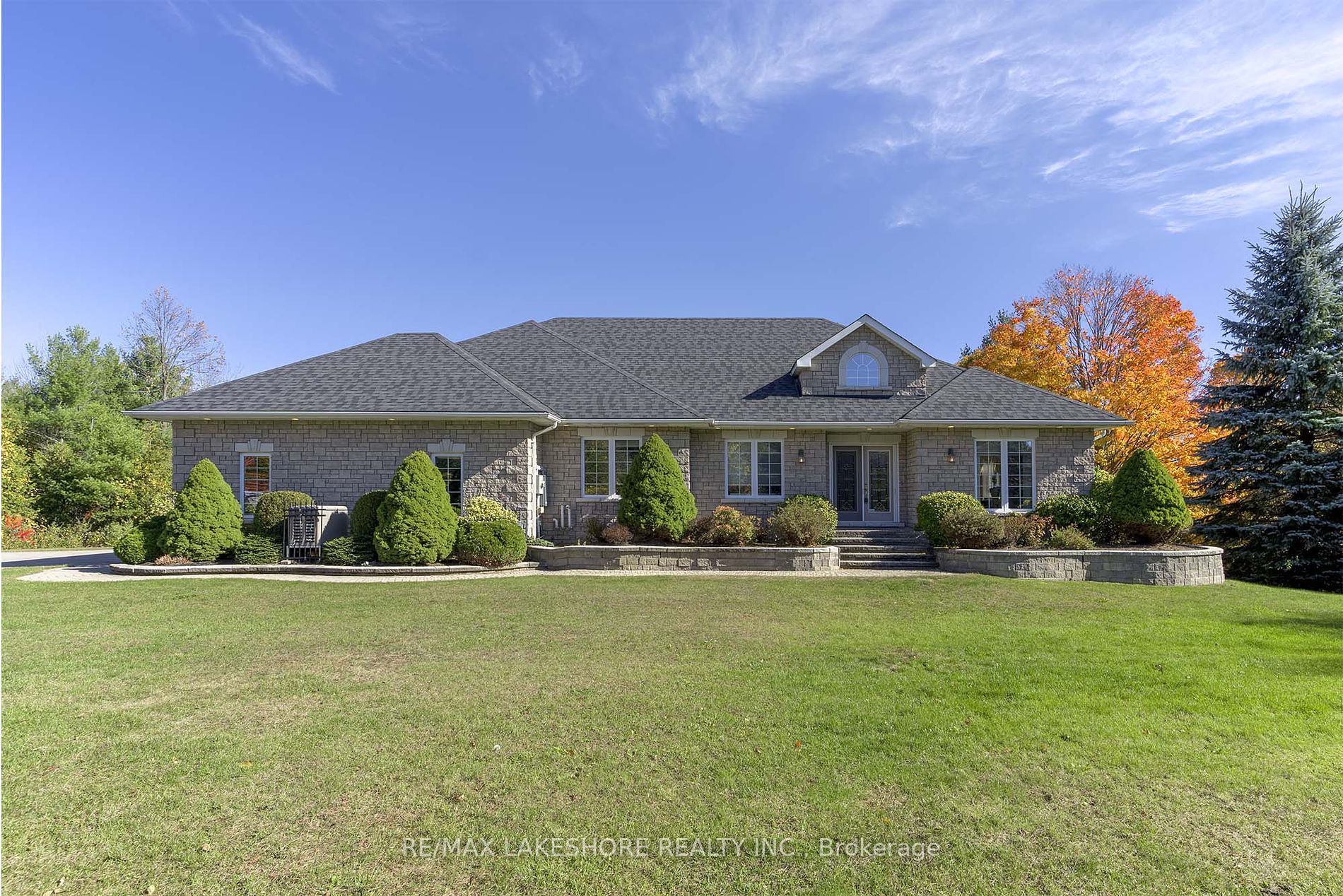 49 Skye Valley Dr