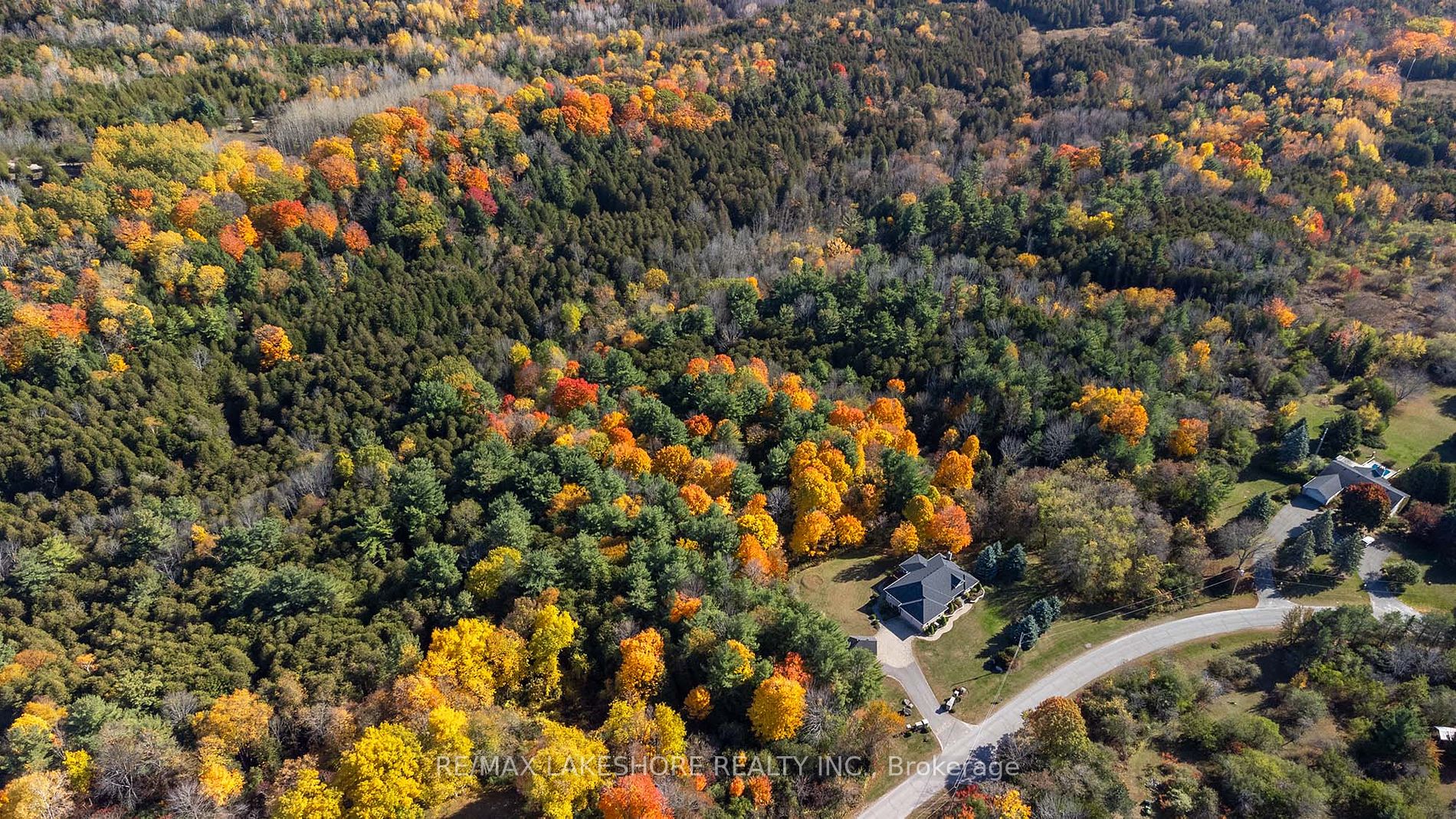 49 Skye Valley Dr