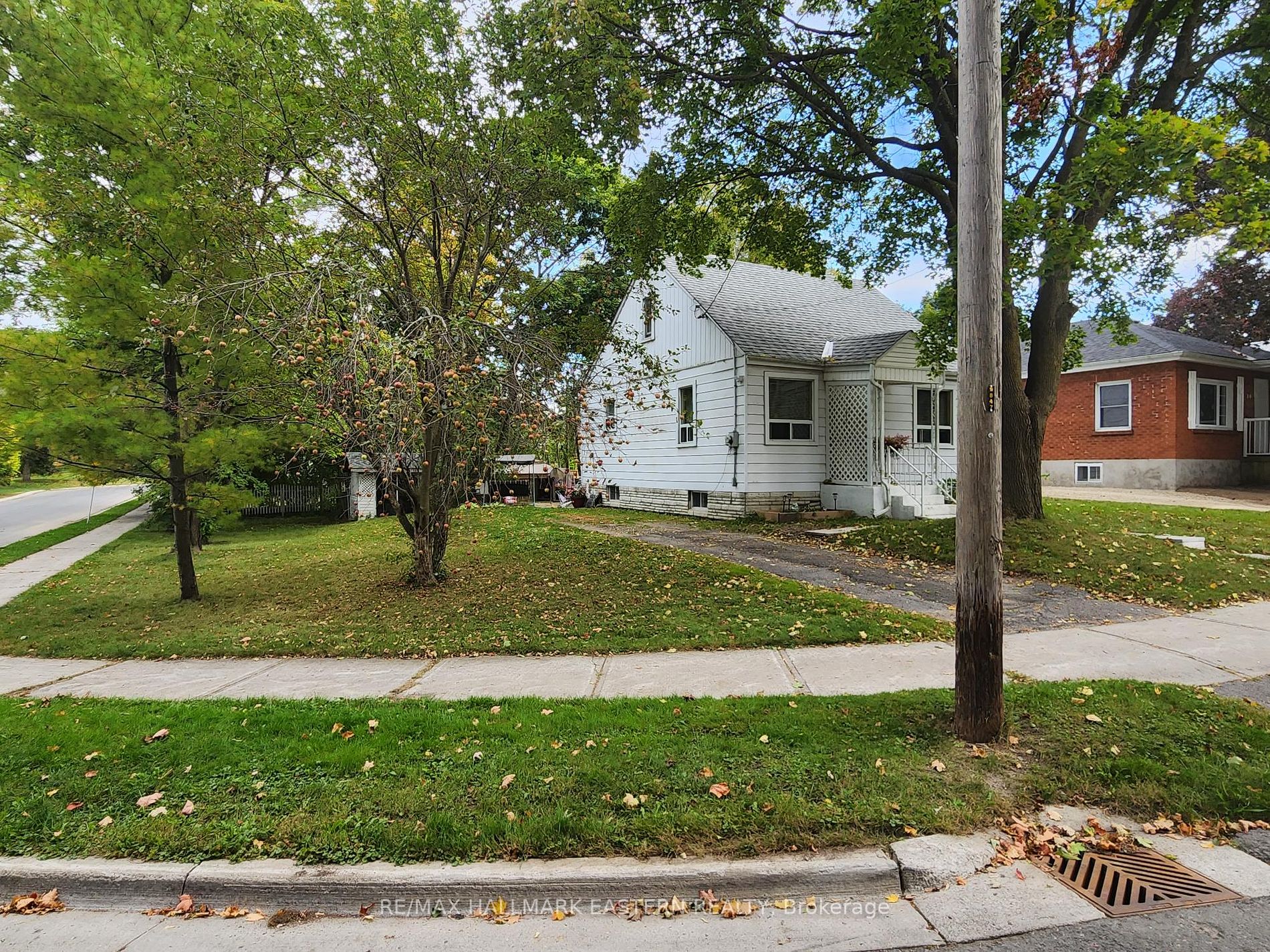 16 Cluxton St
