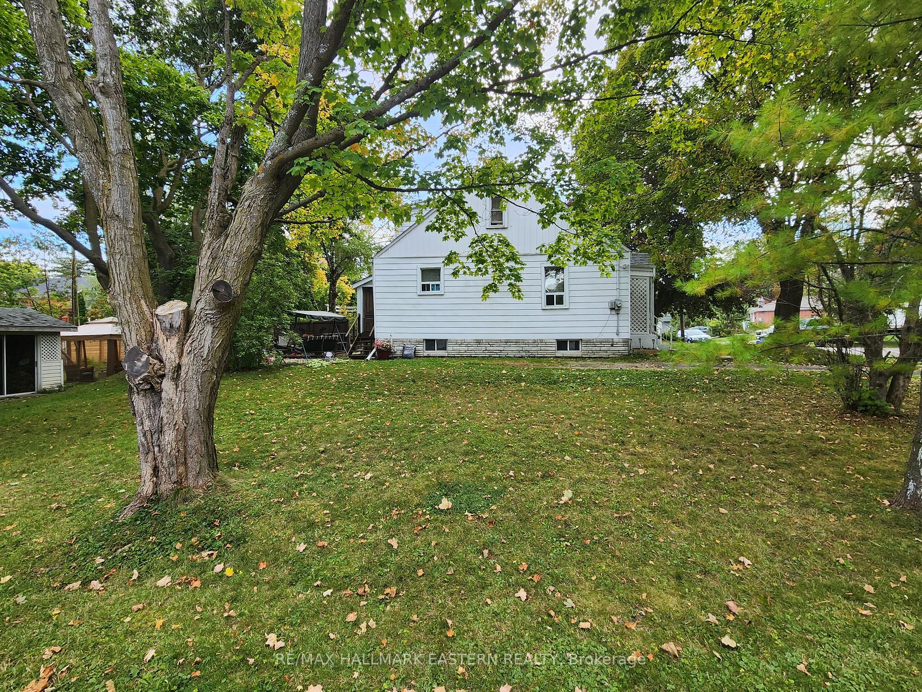 16 Cluxton St
