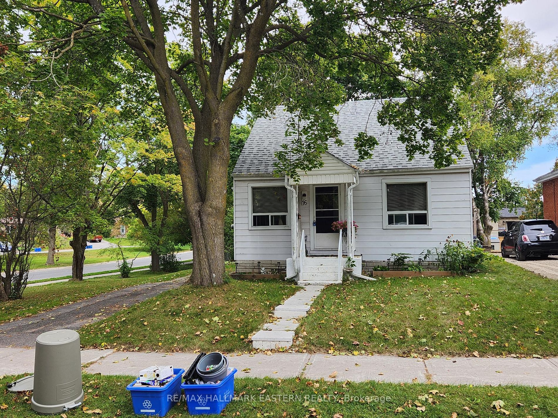 16 Cluxton St