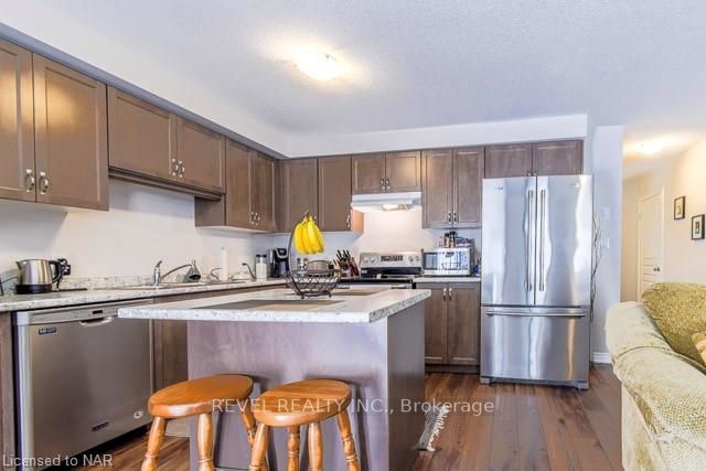 60 Canterbury Drive, #12