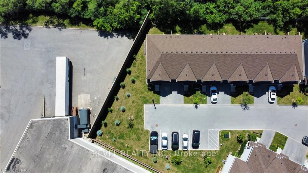 60 Canterbury Drive, #12