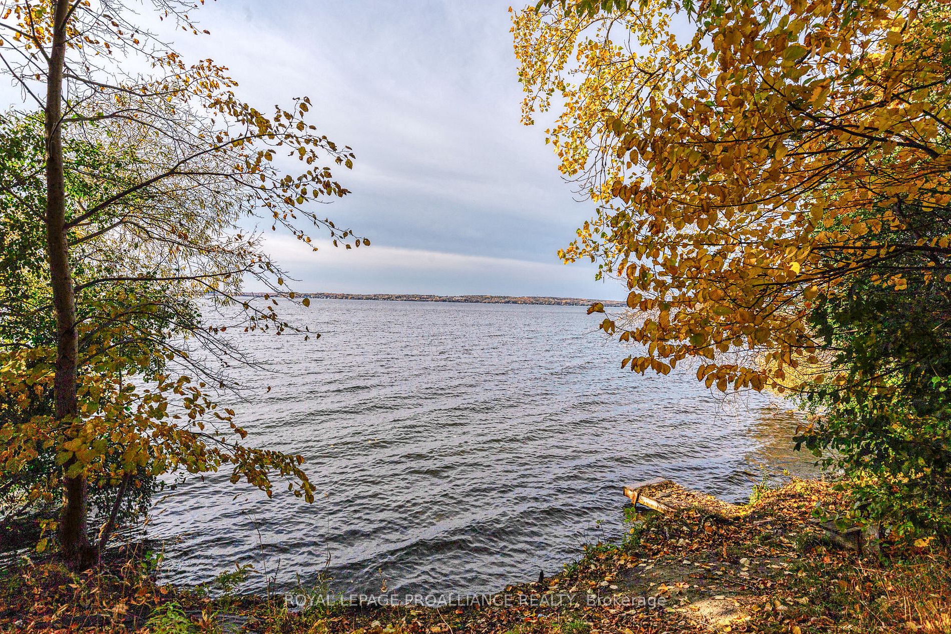 5421 Lakeshore Dr