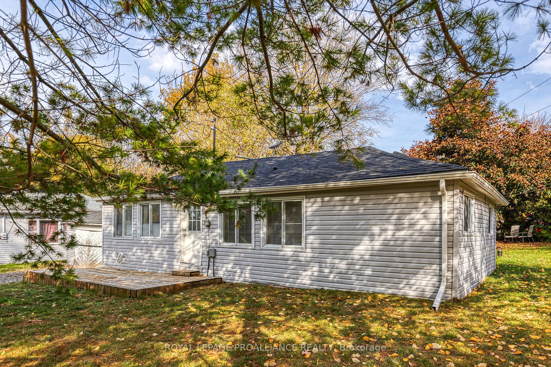 5421 Lakeshore Dr
