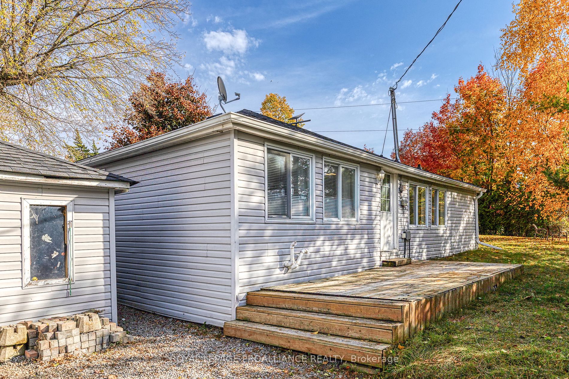5421 Lakeshore Dr