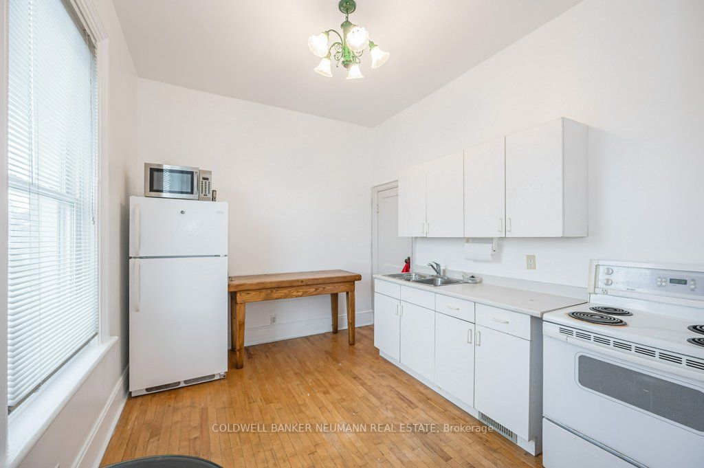 311 Woolwich St