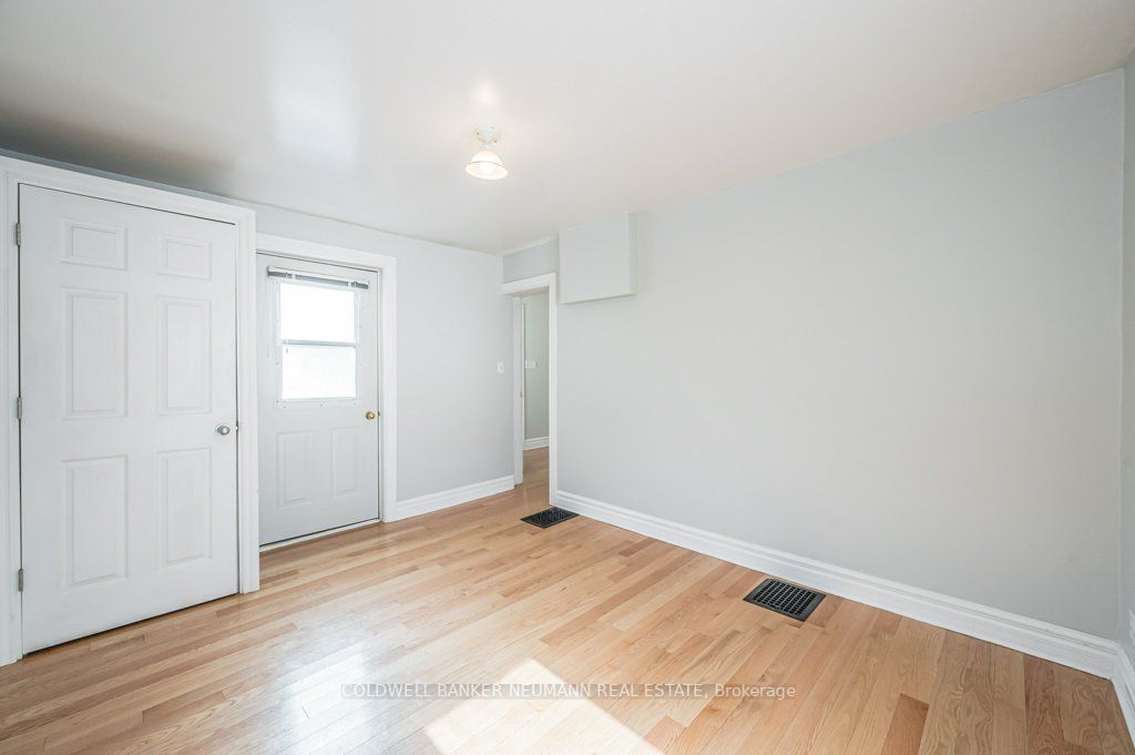311 Woolwich St