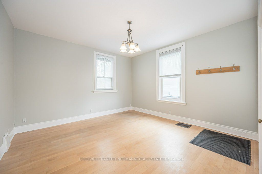 311 Woolwich St
