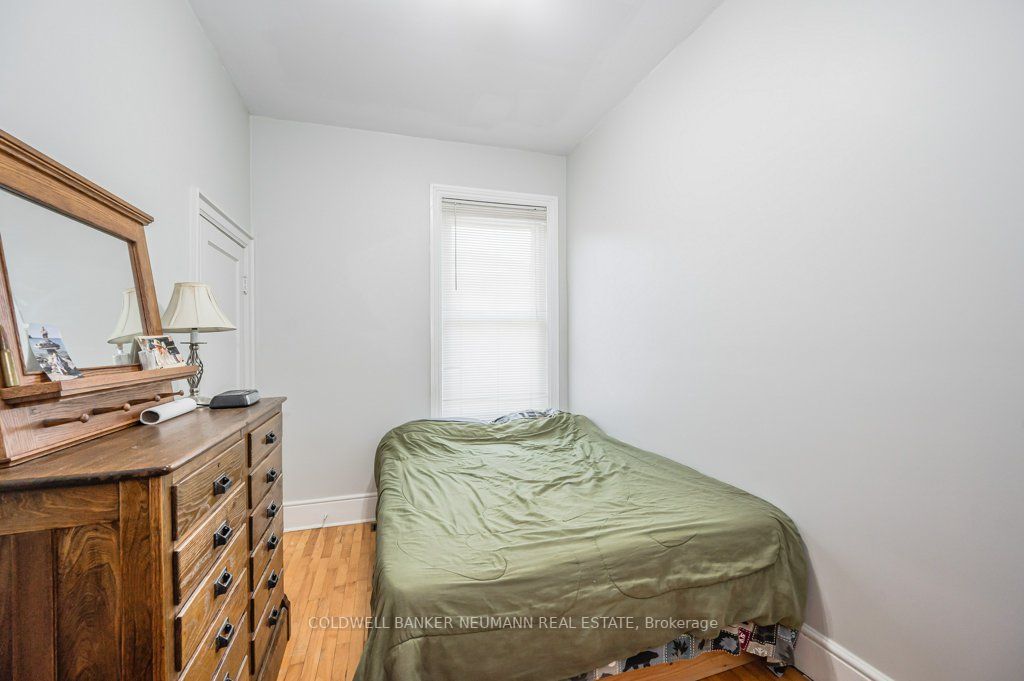 311 Woolwich St