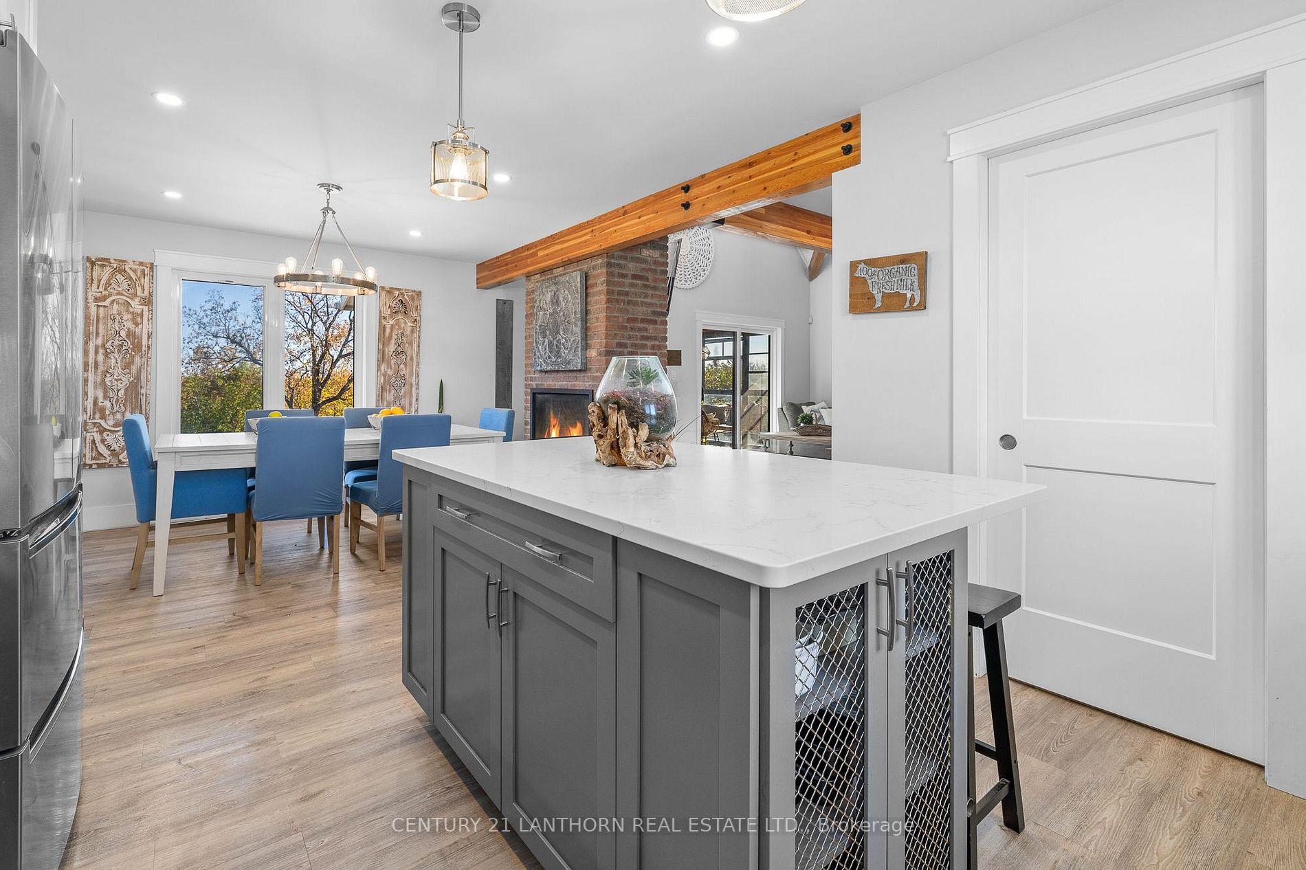 19009 Loyalist Pkwy