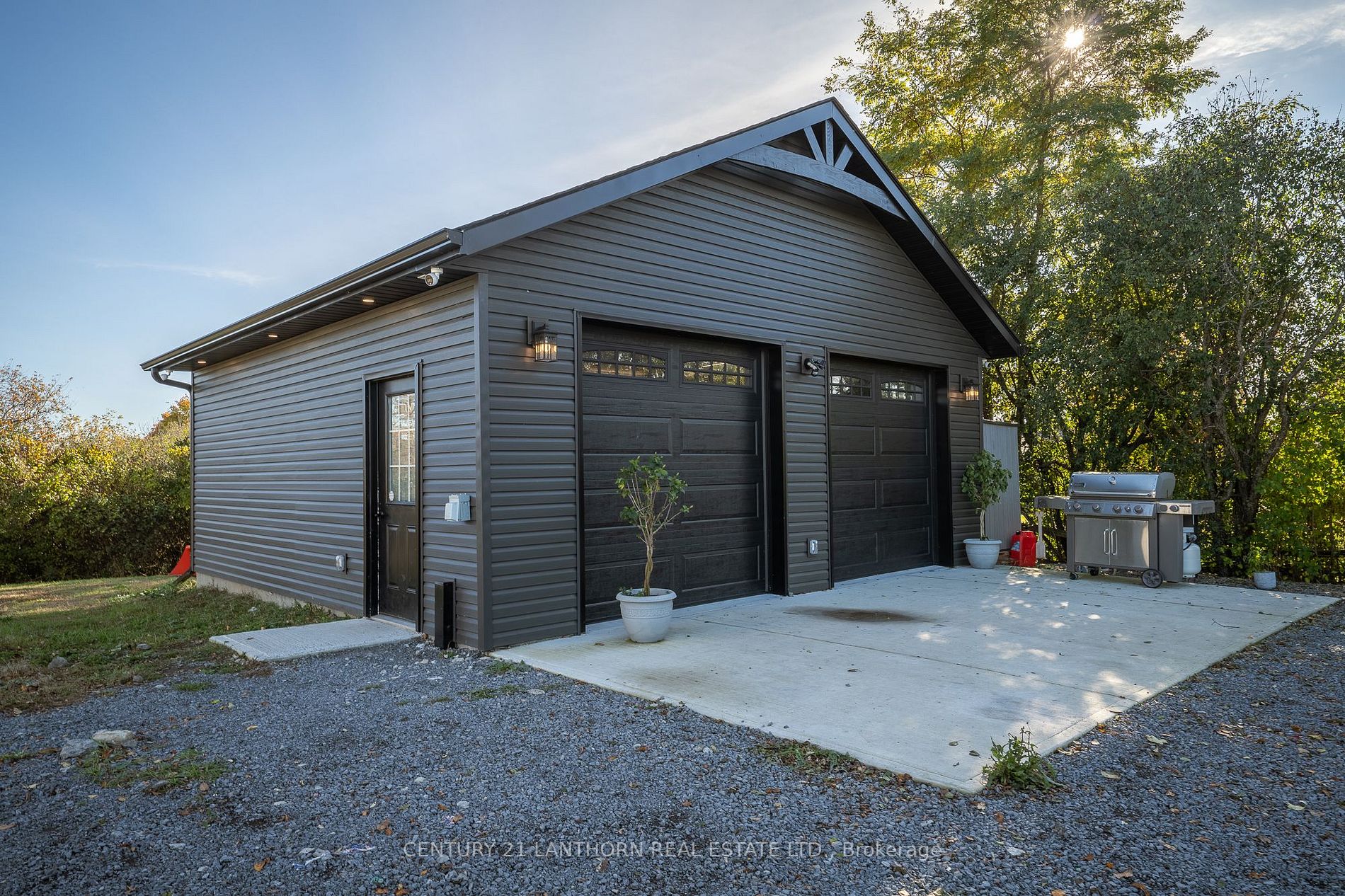 19009 Loyalist Pkwy