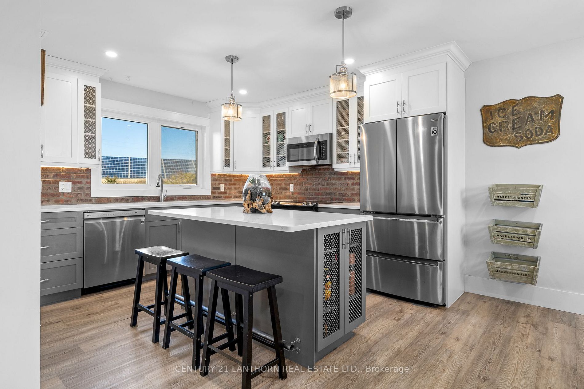 19009 Loyalist Pkwy