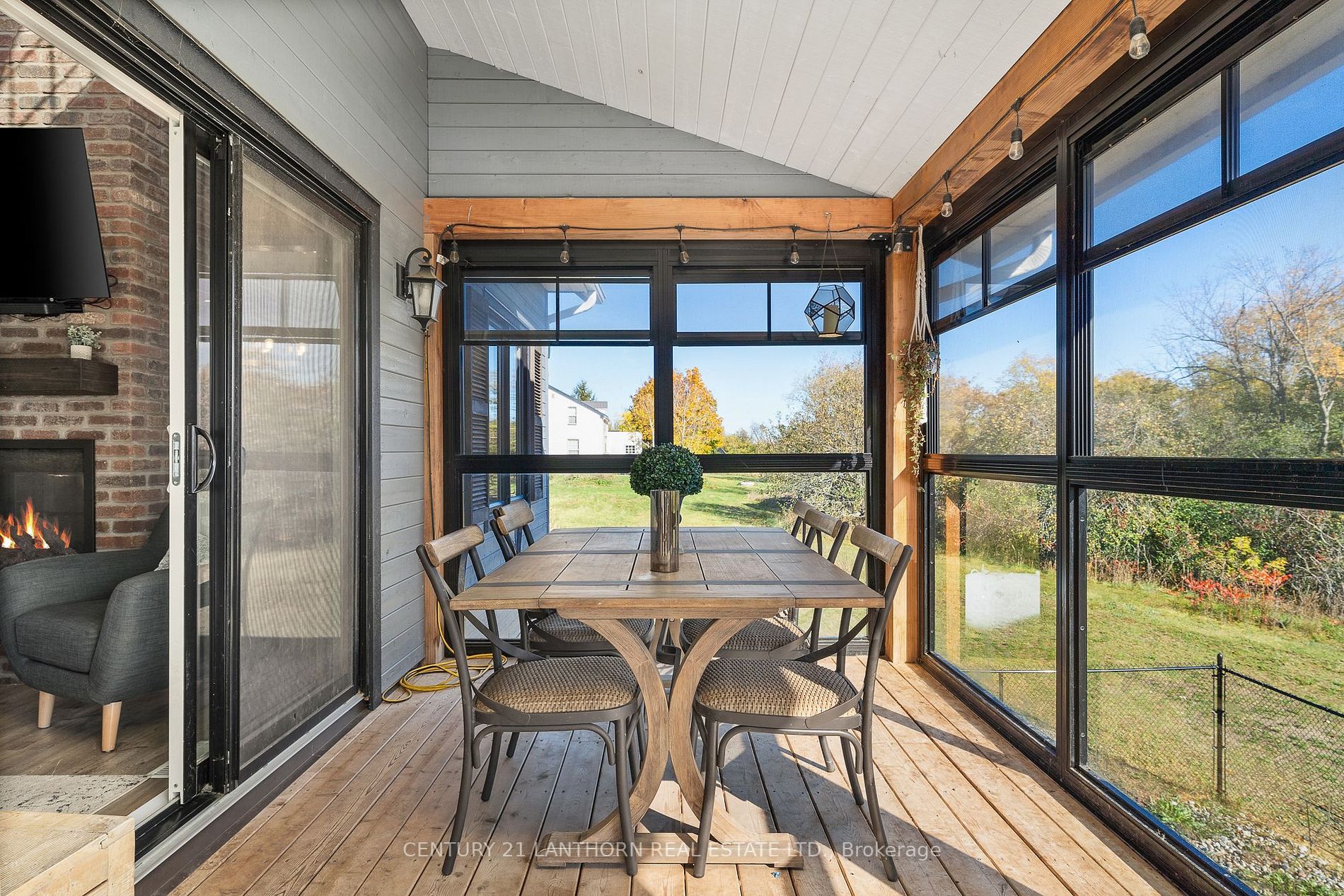 19009 Loyalist Pkwy