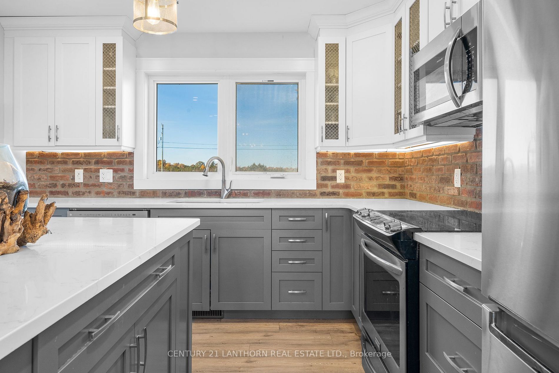 19009 Loyalist Pkwy